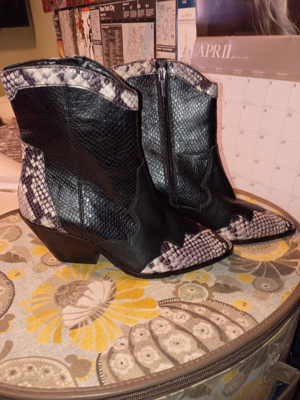 Vince Camuto Jaidin Leather & Snake Embossed Western Booties Size [ 6 1/2 ]
